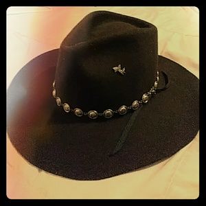 Boho hat with silver band and pin